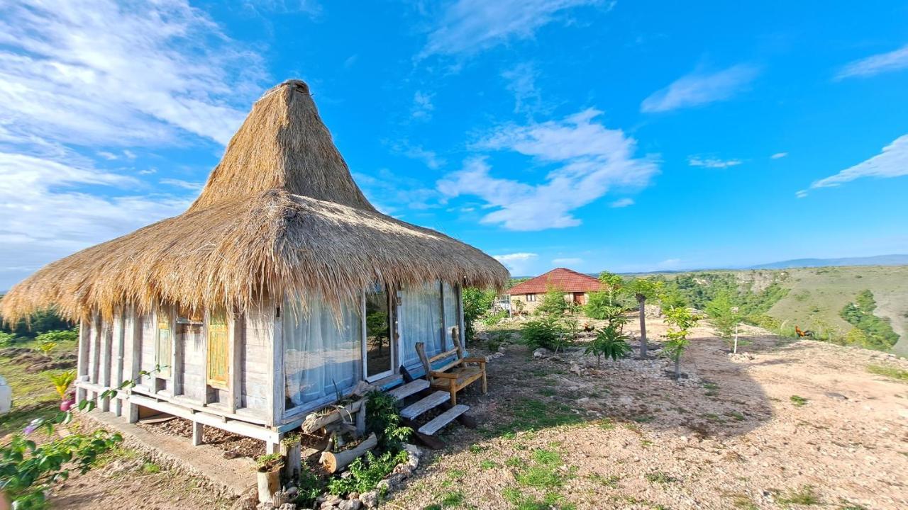 Hotel Hars Garden Sumba à Waingapu Extérieur photo